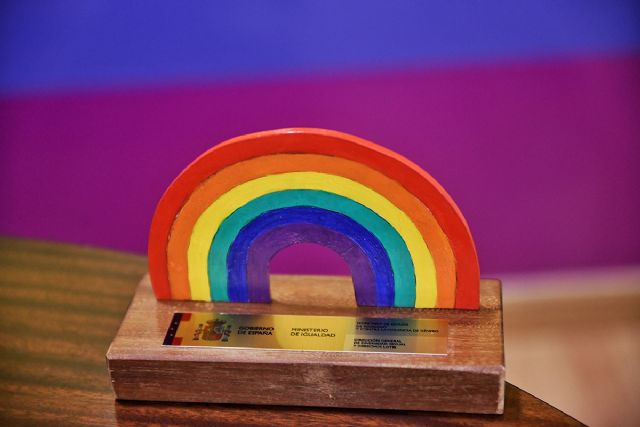 Entrega de los 1º Reconocimientos Arcoíris a personas y entidades destacadas en la visibilización, apoyo y defensa de los derechos de las personas LGTBI - 1, Foto 1