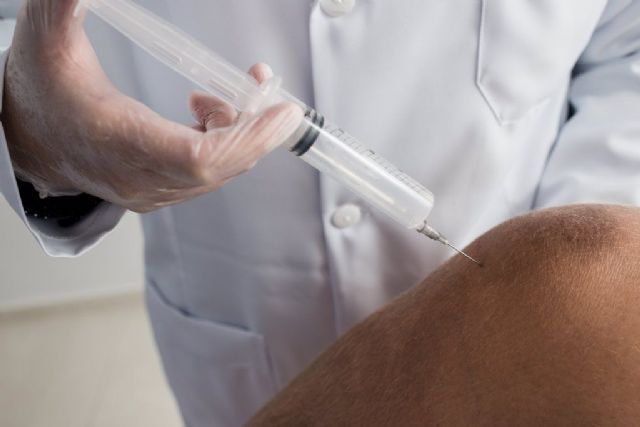 El doctor García Renedo explica el tratamiento con ozonoterapia - 1, Foto 1