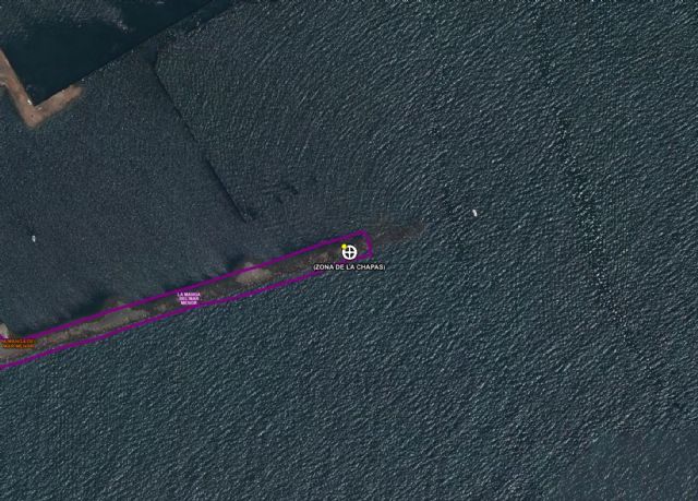 Servicios de emergencia rescatan y evacuan por aire a un herido en la Manga, en Puerto Mayor, en la bocana del puerto (San Javier) - 1, Foto 1