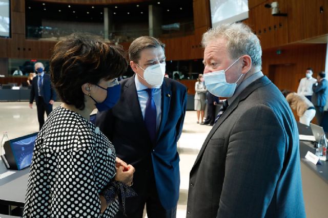 Luis Planas advierte de la subida de precios de las materias primas para alimentación animal - 1, Foto 1