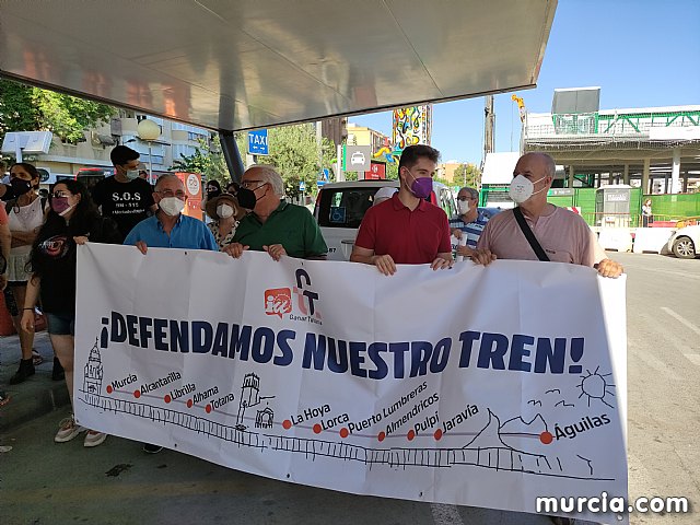 Movilizacin ciudadana para que no se cierren los trenes de cercanas Murcia-Lorca-guilas - 2