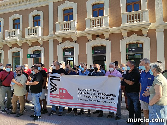 Movilizacin ciudadana para que no se cierren los trenes de cercanas Murcia-Lorca-guilas - 8