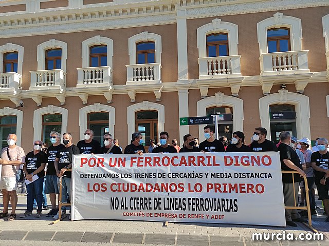 Movilizacin ciudadana para que no se cierren los trenes de cercanas Murcia-Lorca-guilas - 11