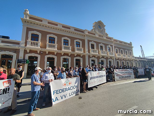 Movilizacin ciudadana para que no se cierren los trenes de cercanas Murcia-Lorca-guilas - 13