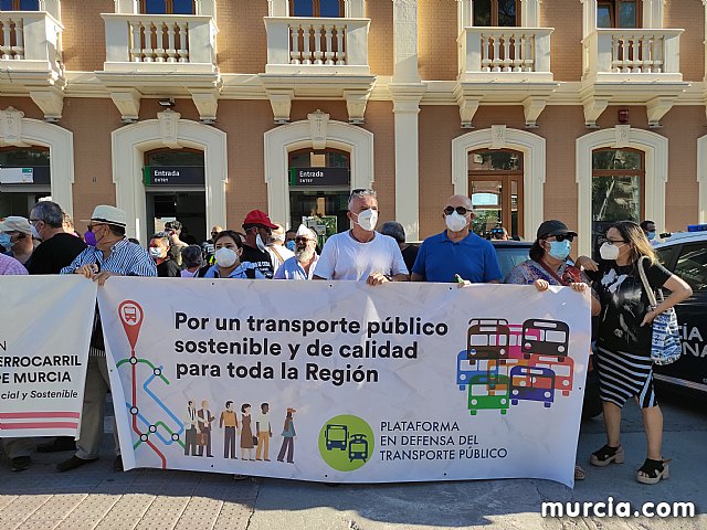 Movilizacin ciudadana para que no se cierren los trenes de cercanas Murcia-Lorca-guilas - 16