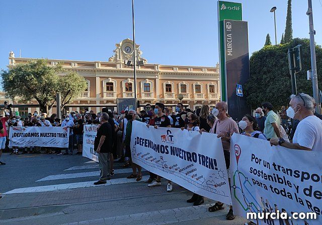 Movilizacin ciudadana para que no se cierren los trenes de cercanas Murcia-Lorca-guilas - 30