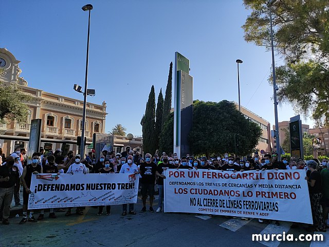 Movilizacin ciudadana para que no se cierren los trenes de cercanas Murcia-Lorca-guilas - 25