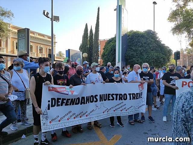 Movilizacin ciudadana para que no se cierren los trenes de cercanas Murcia-Lorca-guilas - 27