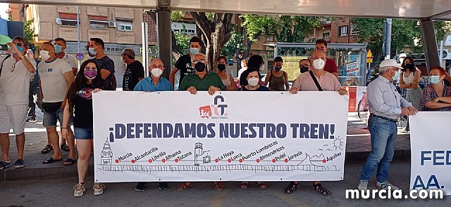 Movilizacin ciudadana para que no se cierren los trenes de cercanas Murcia-Lorca-guilas - 42