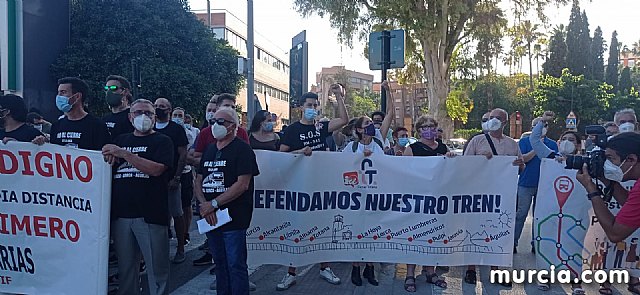 Movilizacin ciudadana para que no se cierren los trenes de cercanas Murcia-Lorca-guilas - 35