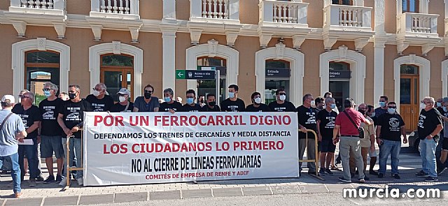 Movilizacin ciudadana para que no se cierren los trenes de cercanas Murcia-Lorca-guilas - 43