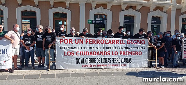Movilizacin ciudadana para que no se cierren los trenes de cercanas Murcia-Lorca-guilas - 45