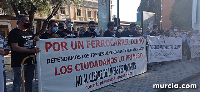 Movilizacin ciudadana para que no se cierren los trenes de cercanas Murcia-Lorca-guilas - 47