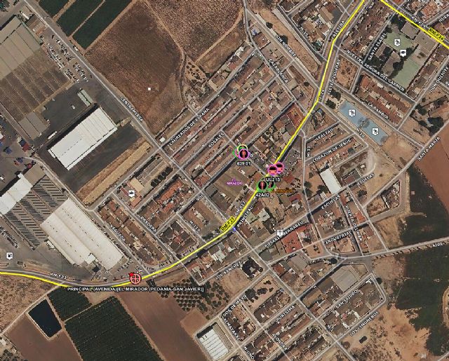 Trasladan al hospital a un varón de 71 años tras incendio declarado en un edificio, en la pedanía de El Mirador en San Javier - 1, Foto 1