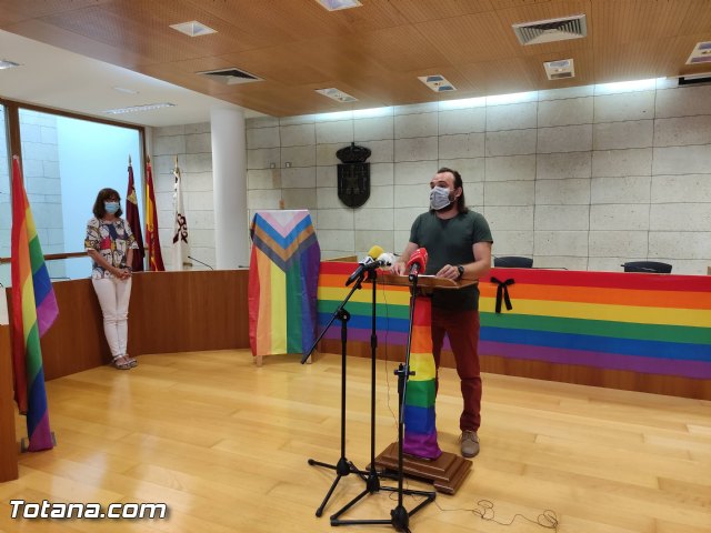 Entregan los galardones del II Concurso Literario LGTBI de Microrrelatos y Poesa, al que se han presentado 196 trabajos entre ambas modalidades - 3