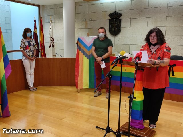 Entregan los galardones del II Concurso Literario LGTBI de Microrrelatos y Poesa, al que se han presentado 196 trabajos entre ambas modalidades - 5