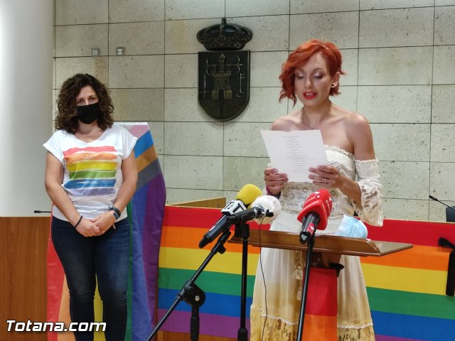 Entregan los galardones del II Concurso Literario LGTBI de Microrrelatos y Poesa, al que se han presentado 196 trabajos entre ambas modalidades - 7