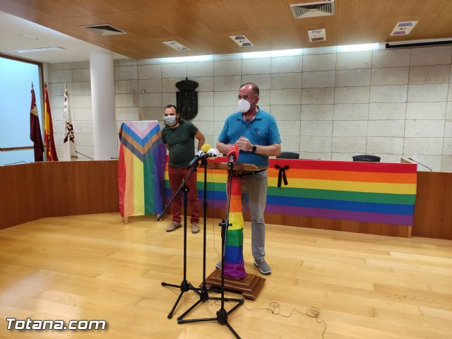 Entregan los galardones del II Concurso Literario LGTBI de Microrrelatos y Poesa, al que se han presentado 196 trabajos entre ambas modalidades - 16