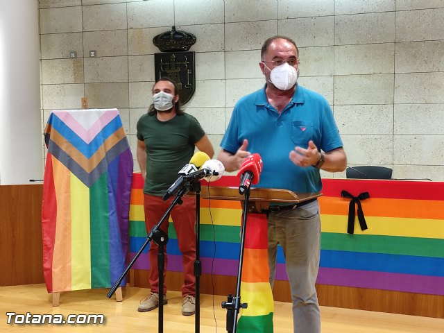 Entregan los galardones del II Concurso Literario LGTBI de Microrrelatos y Poesa, al que se han presentado 196 trabajos entre ambas modalidades - 17