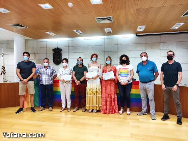 Entregan los galardones del II Concurso Literario LGTBI de Microrrelatos y Poesa, al que se han presentado 196 trabajos entre ambas modalidades - 19