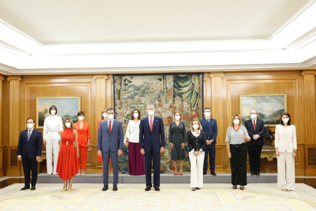 Los nuevos miembros del Gobierno prometen sus cargos ante el Rey - 1, Foto 1