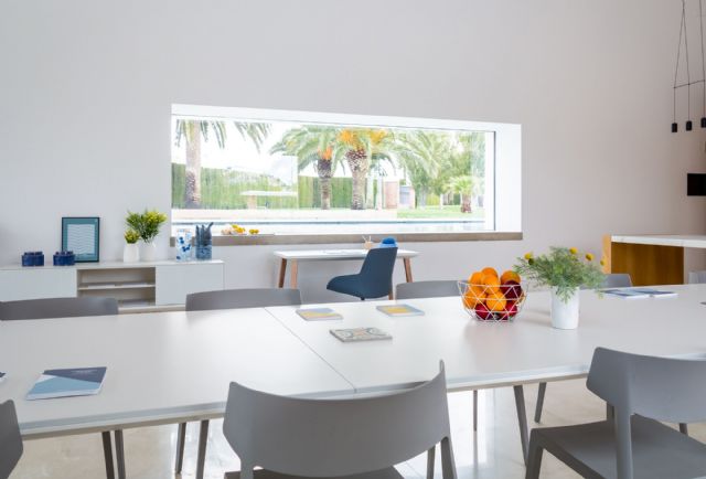 El estilo Mediterráneo que combate el calor y estimula los sentidos en los espacios de trabajo - 1, Foto 1
