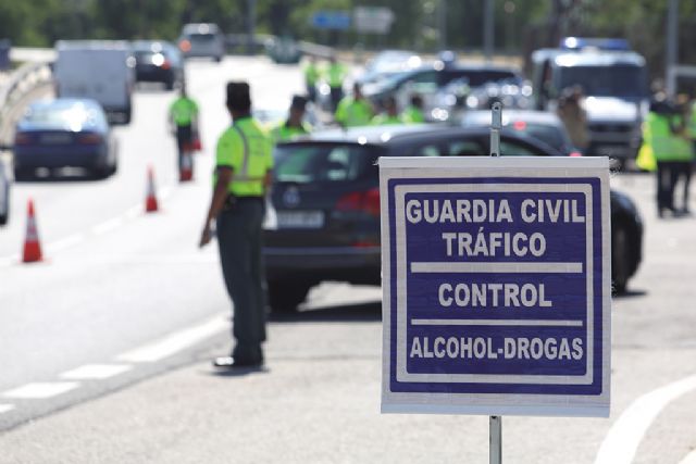 La DGT intensifica los controles de alcohol y drogas entre los conductores - 1, Foto 1