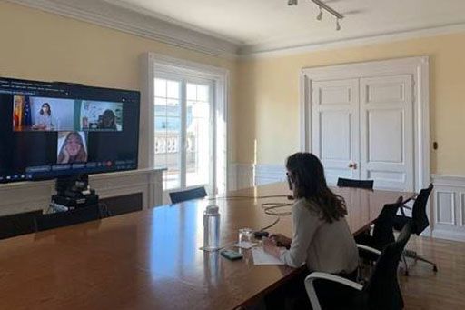 Irene Montero se reúne con la asociación FAMUVI de atención a mujeres víctimas de violencias machistas - 1, Foto 1