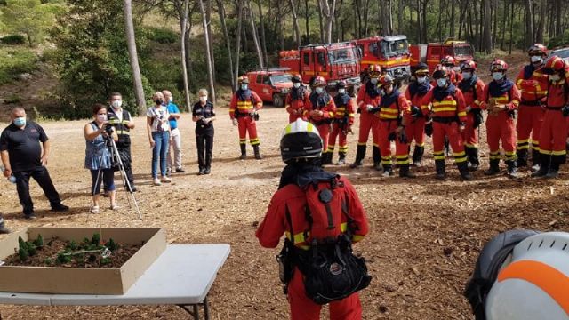La Unidad Militar de Emergencias y operativos adscritos al Plan Infomur entrenan en Sierra Espua para luchar contra posibles incendios forestales - 3