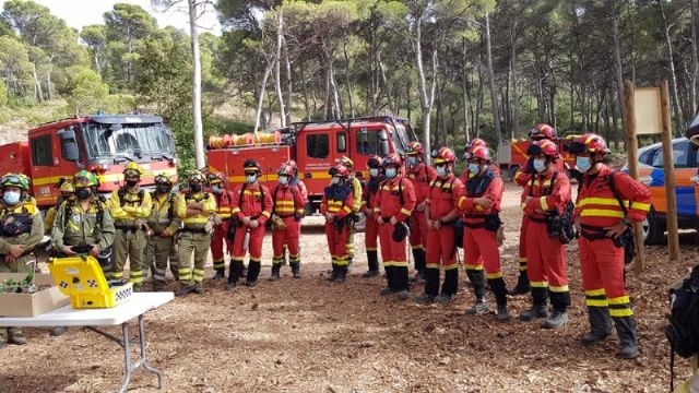 La Unidad Militar de Emergencias y operativos adscritos al Plan Infomur entrenan en Sierra Espua para luchar contra posibles incendios forestales - 4