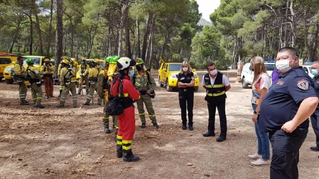 La Unidad Militar de Emergencias y operativos adscritos al Plan Infomur entrenan en Sierra Espua para luchar contra posibles incendios forestales - 12