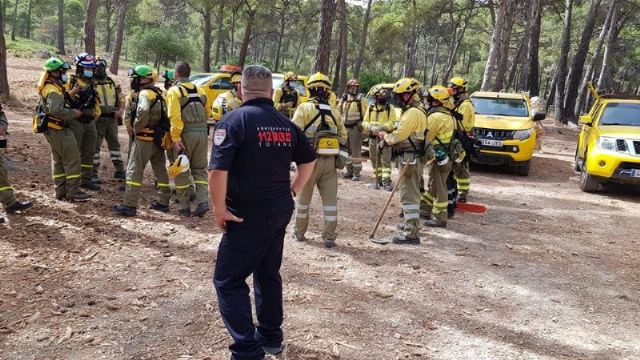 La Unidad Militar de Emergencias y operativos adscritos al Plan Infomur entrenan en Sierra Espua para luchar contra posibles incendios forestales - 21