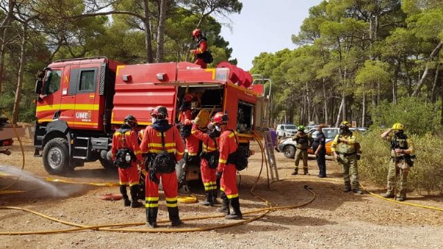 La Unidad Militar de Emergencias y operativos adscritos al Plan Infomur entrenan en Sierra Espua para luchar contra posibles incendios forestales - 22