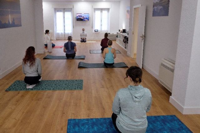 Sol y Luna abre las puertas de Salamanca al yoga y la meditación - 1, Foto 1