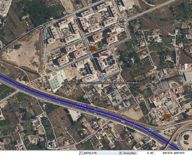 Trasladan al hospital a la conductora de un patinete herida leve tras la colisión con un turismo en Espinado - 1, Foto 1