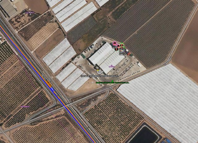 Servicios de emergencia atienden, rescatan y trasladan a hospital a dos trabajadores heridos en accidente laboral ocurrido en la pedanía de El Mirador en San Javier - 1, Foto 1