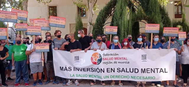 Protestas frente al Palacio de San Esteban para visibilizar la salud mental - 4
