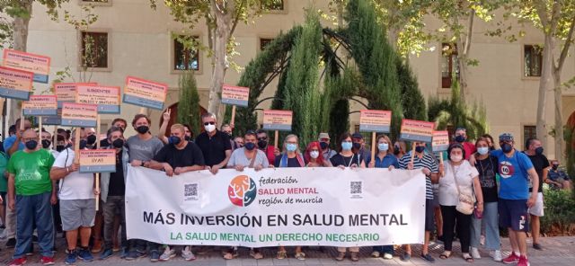 Protestas frente al Palacio de San Esteban para visibilizar la salud mental - 7
