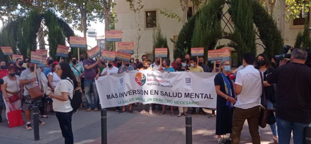 Protestas frente al Palacio de San Esteban para visibilizar la salud mental - 8