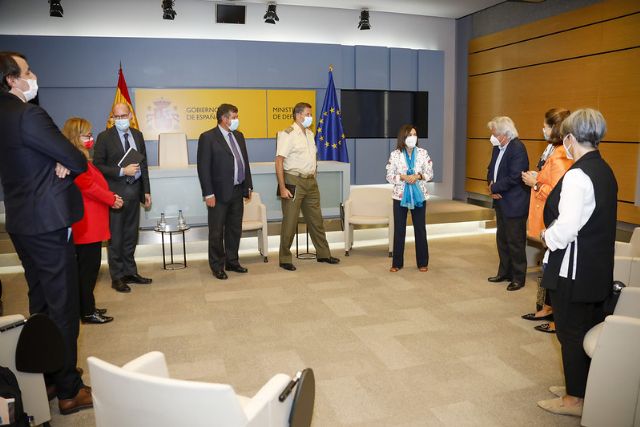 Robles agradece el reconocimiento del Parlamento Europeo a la labor de las Fuerzas Armadas españolas en la evacuación de Kabul - 1, Foto 1