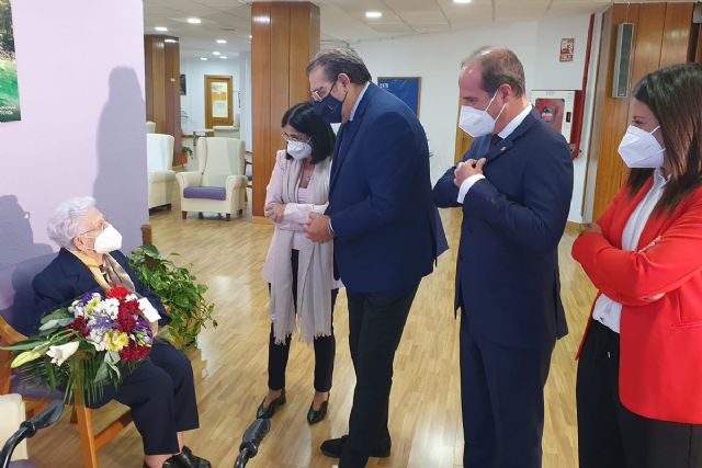 Darias: El objetivo del 100 % de esperanza es el que nos mueve a seguir trabajando con ahínco en la campaña de vacunación - 1, Foto 1