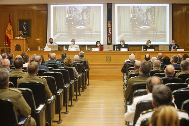 Robles y Castells inauguran el Curso Académico 2021-2022 del Centro Superior de Estudios de la Defensa Nacional - 1, Foto 1