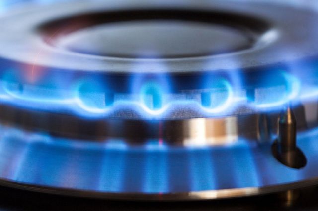 Las medidas excepcionales del Gobierno limitan la subida del precio del gas para hogares y pymes a un 4,3% frente al 35% previsto - 1, Foto 1