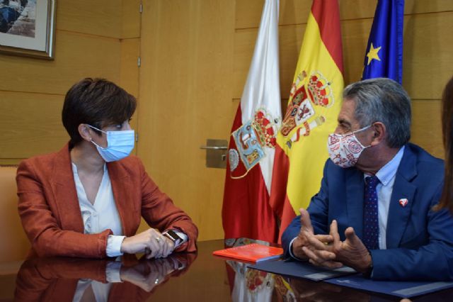 Isabel Rodríguez se reúne con Miguel Ángel Revilla - 1, Foto 1