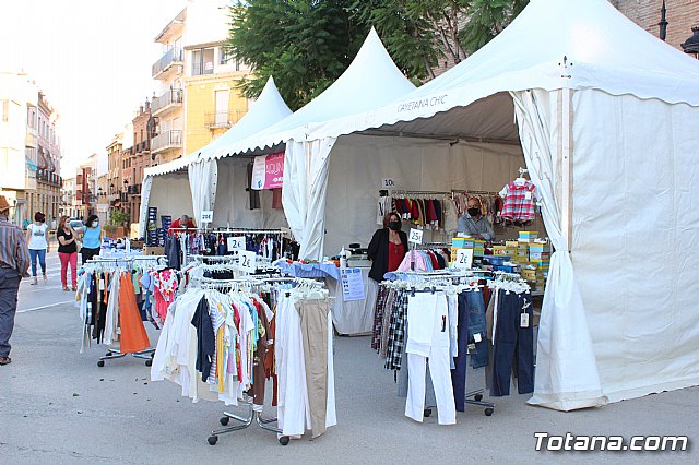 Arranca la XII Feria Outlet que se celebra hasta el domingo por la noche con expositores que ofertan productos de diferentes sectores comerciales - 1