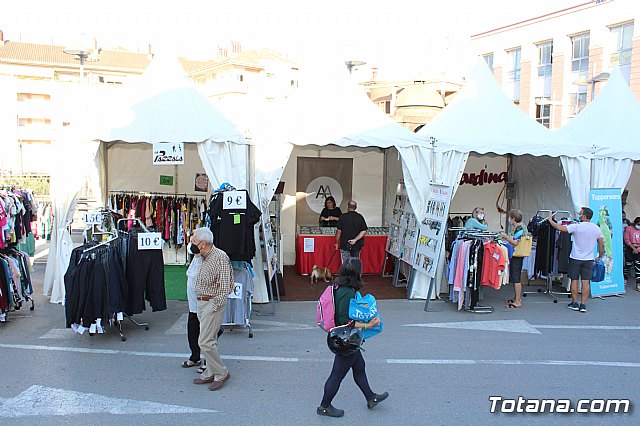 Arranca la XII Feria Outlet que se celebra hasta el domingo por la noche con expositores que ofertan productos de diferentes sectores comerciales - 4