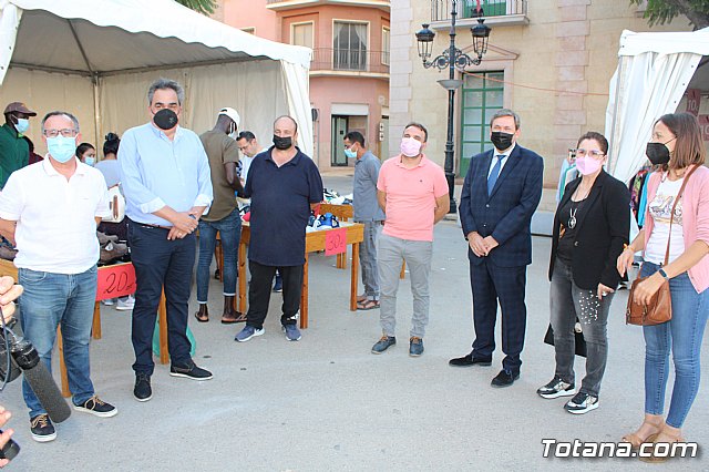 Arranca la XII Feria Outlet que se celebra hasta el domingo por la noche con expositores que ofertan productos de diferentes sectores comerciales - 11