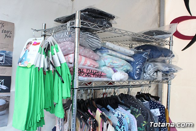 Arranca la XII Feria Outlet que se celebra hasta el domingo por la noche con expositores que ofertan productos de diferentes sectores comerciales - 40