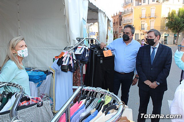 Arranca la XII Feria Outlet que se celebra hasta el domingo por la noche con expositores que ofertan productos de diferentes sectores comerciales - 57