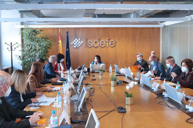 Robles conoce las actividades de la empresa ISDEFE, Ingeniería de Sistemas para la Defensa de España - 1, Foto 1